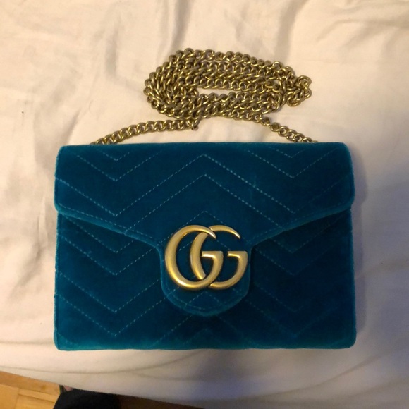 Woman’s Gucci Clutch - Picture 1 of 6